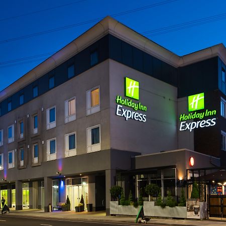 Holiday Inn Express London-Wimbledon-South, An Ihg Hotel Exteriér fotografie