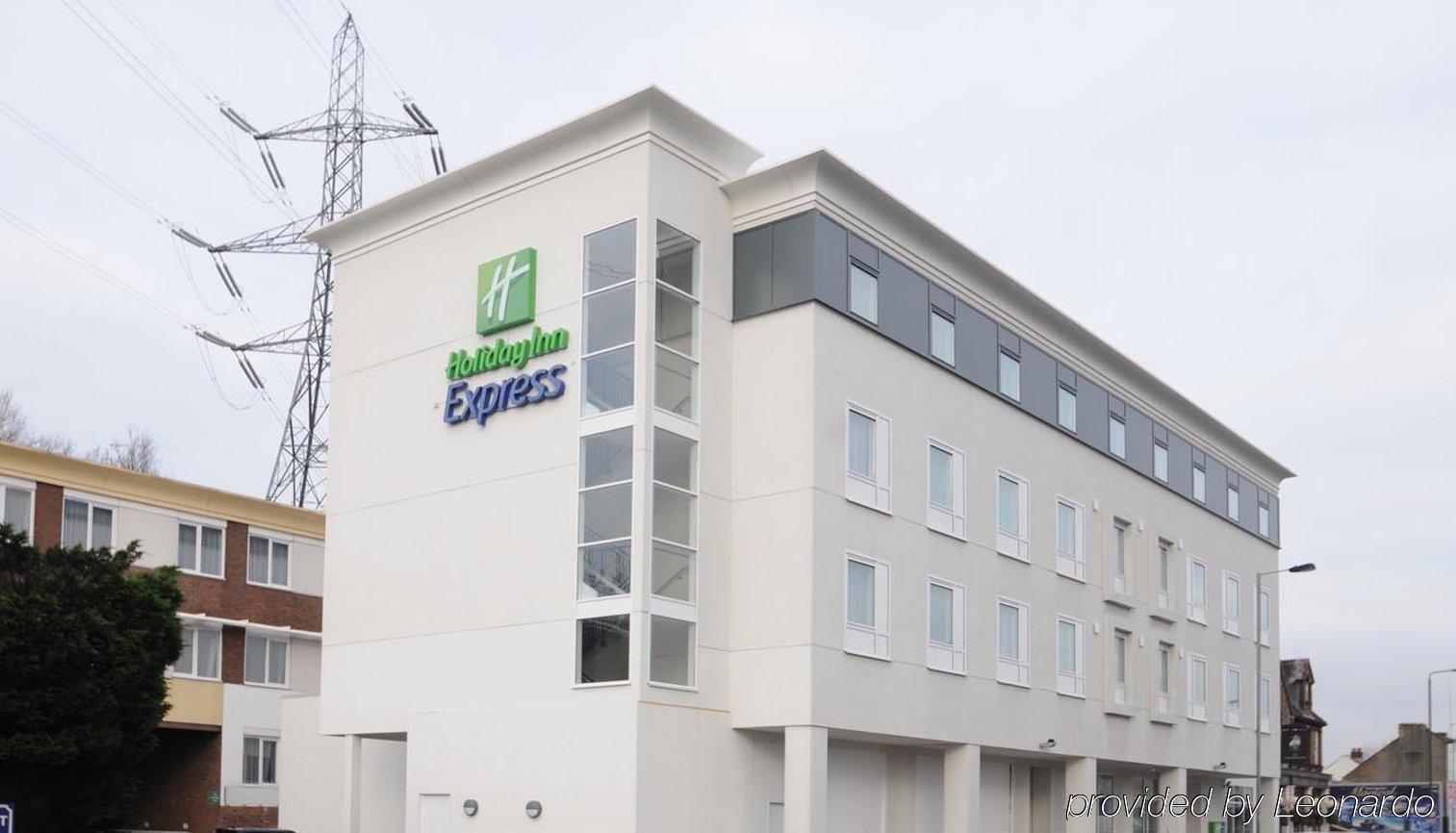 Holiday Inn Express London-Wimbledon-South, An Ihg Hotel Exteriér fotografie